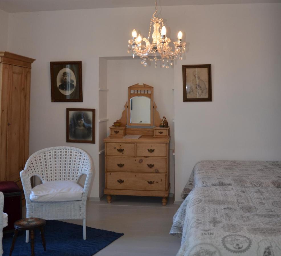 Saint-Colomb-de-Lauzun Chez Madeleine B&B 외부 사진