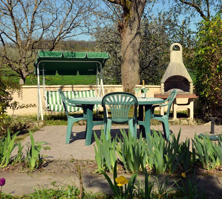 Saint-Colomb-de-Lauzun Chez Madeleine B&B 외부 사진