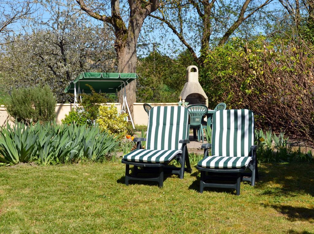 Saint-Colomb-de-Lauzun Chez Madeleine B&B 외부 사진