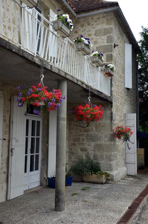 Saint-Colomb-de-Lauzun Chez Madeleine B&B 외부 사진