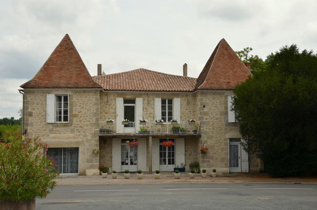 Saint-Colomb-de-Lauzun Chez Madeleine B&B 외부 사진