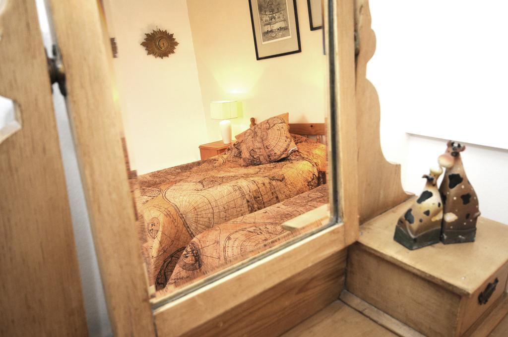Saint-Colomb-de-Lauzun Chez Madeleine B&B 객실 사진